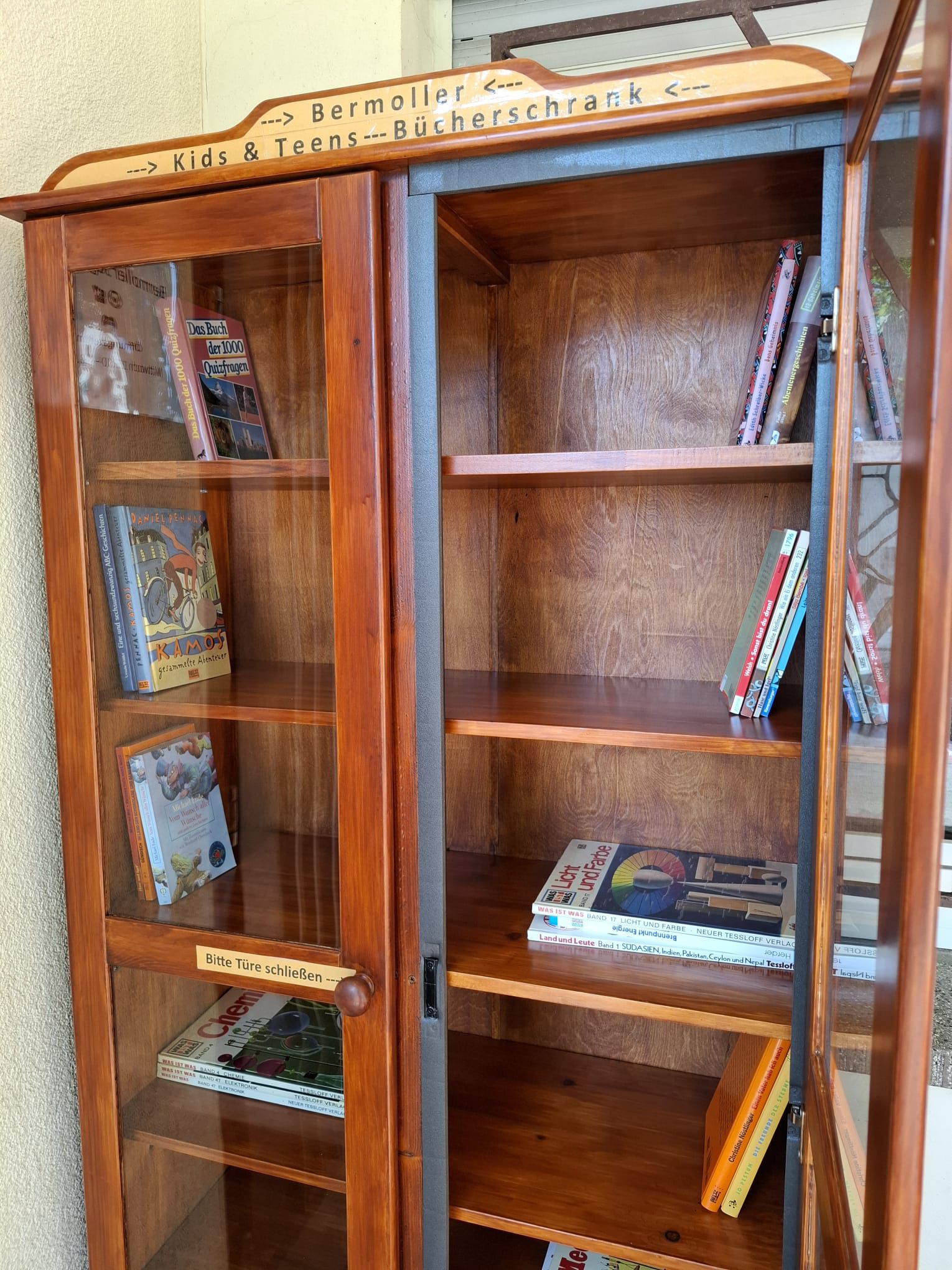 Bücherschrank